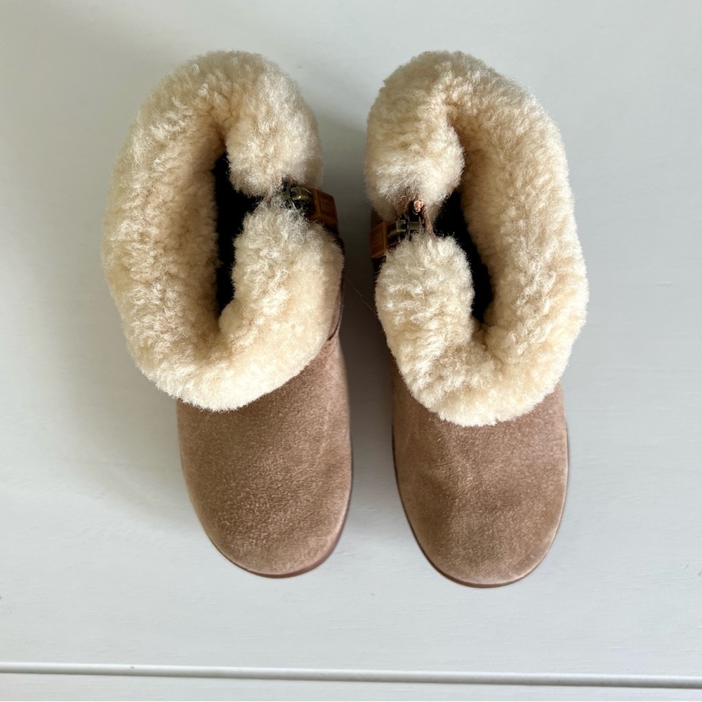 Ugg girls boots size 9c - Picture 4 of 8